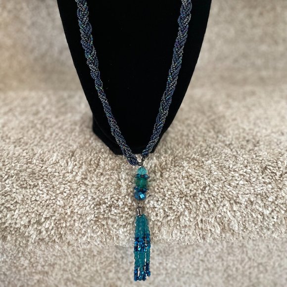 AB small beads blue purple and green peacock colors braided a AB crystal pendant - Picture 3 of 7